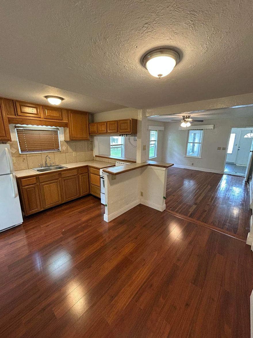 Electric included! Beautiful 1 Bedroom / 1 Bathroom apartment in the Harbordale neighborhood. Super convenient location. Close to downtown, Las Olas, Port Everglades, Fort Lauderdale airport, and tons of shopping.  You'll love having your own private backyard patio to relax or hang out. The property is gated with tropical landscaping all around, giving it a peaceful, laid-back vibe. Plus, all utilities are included. That's waste, water, sewer, and electric! One parking spot is also included.  Great spot, great location, and no hassle with utility bills. Don't miss it!