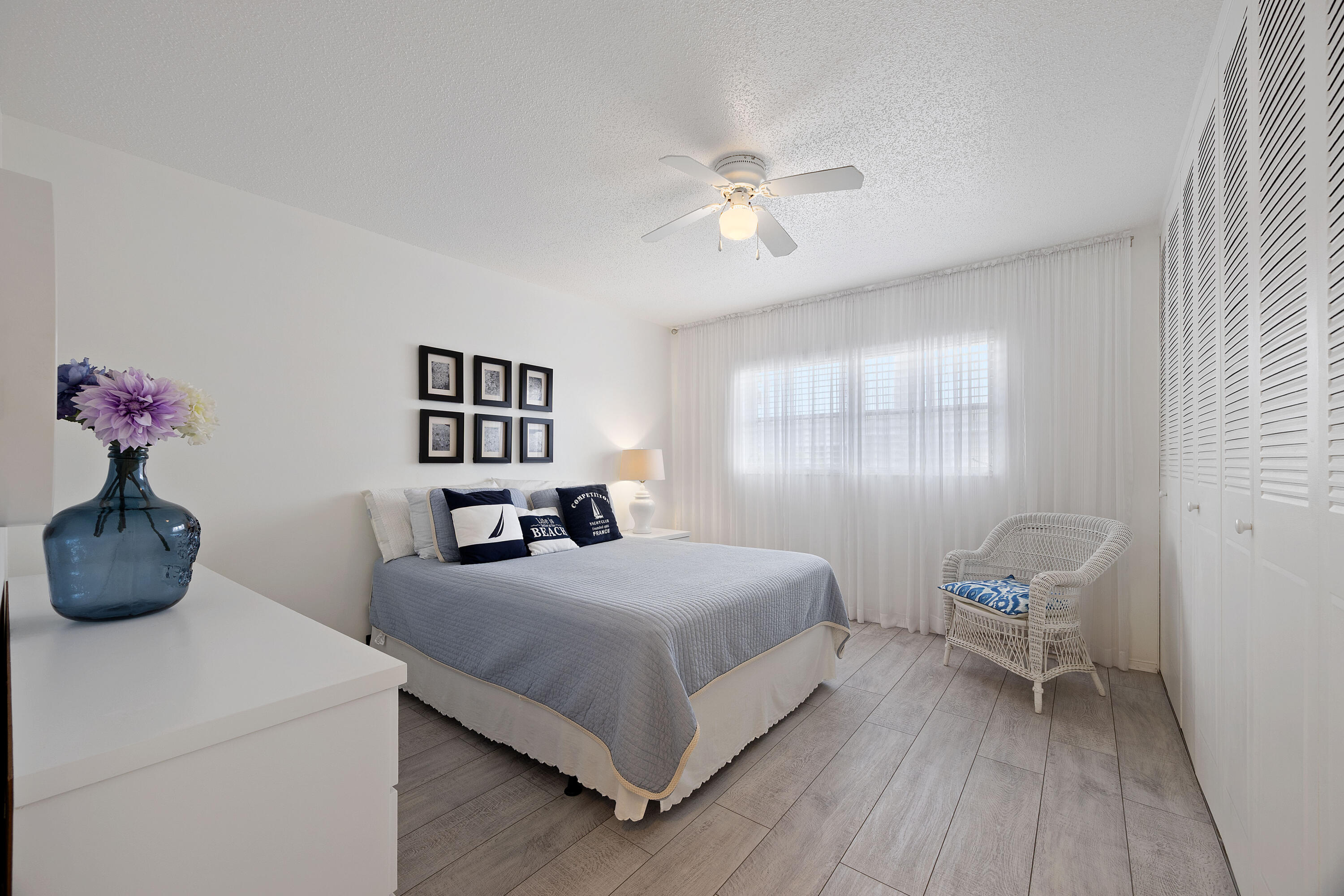 CRESTHAVEN VILLAS - Residential