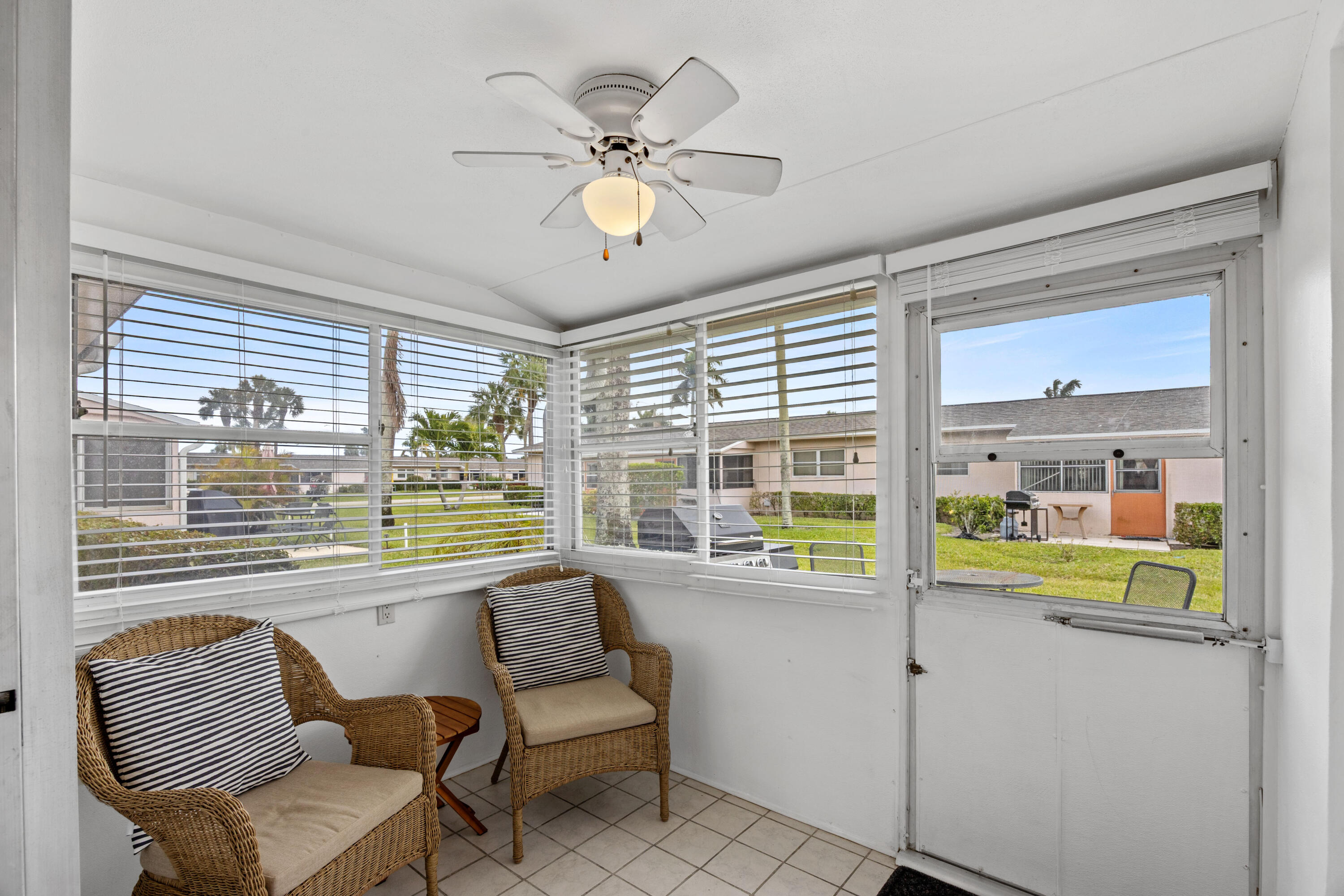 CRESTHAVEN VILLAS - Residential