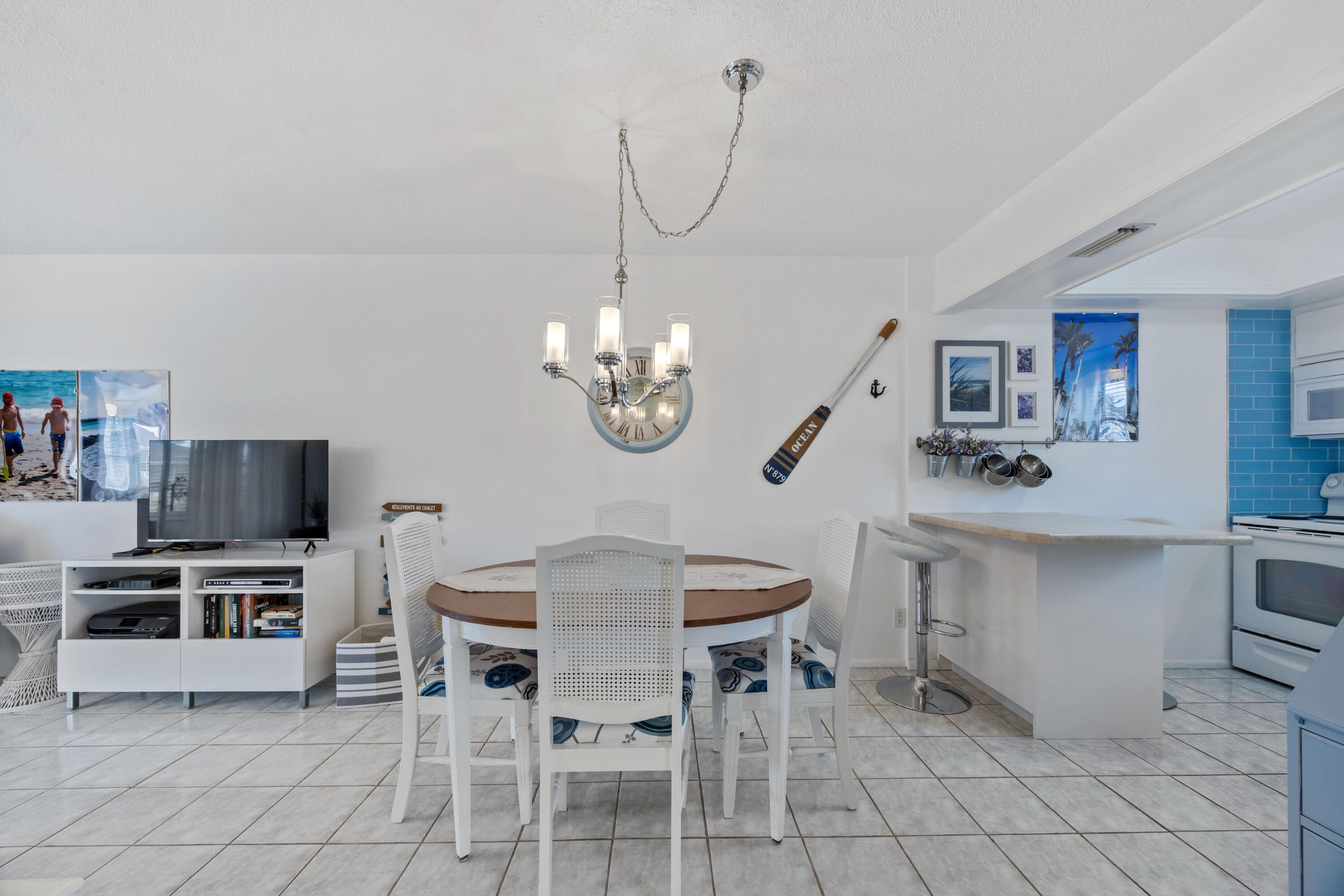 CRESTHAVEN VILLAS - Residential