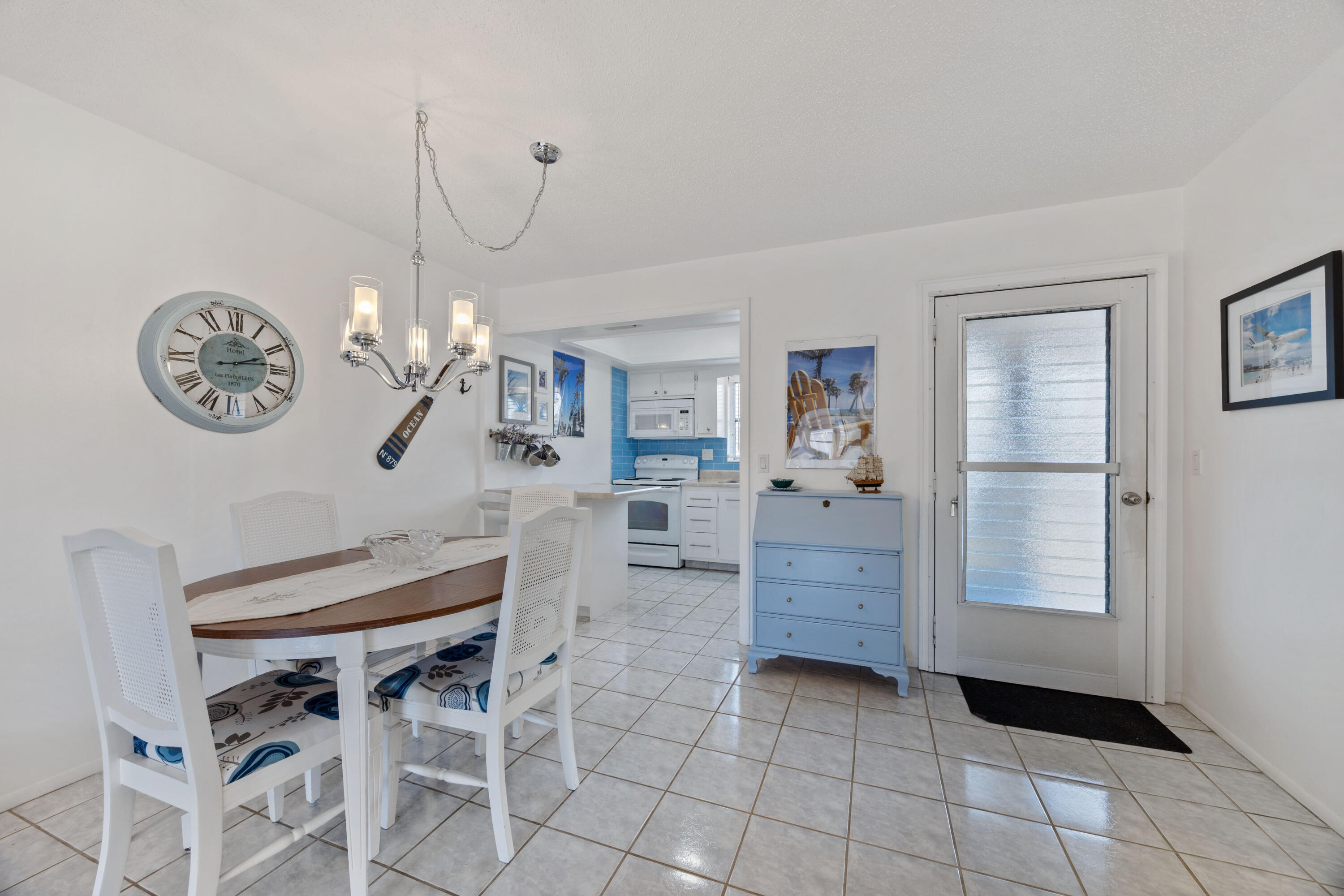 CRESTHAVEN VILLAS - Residential