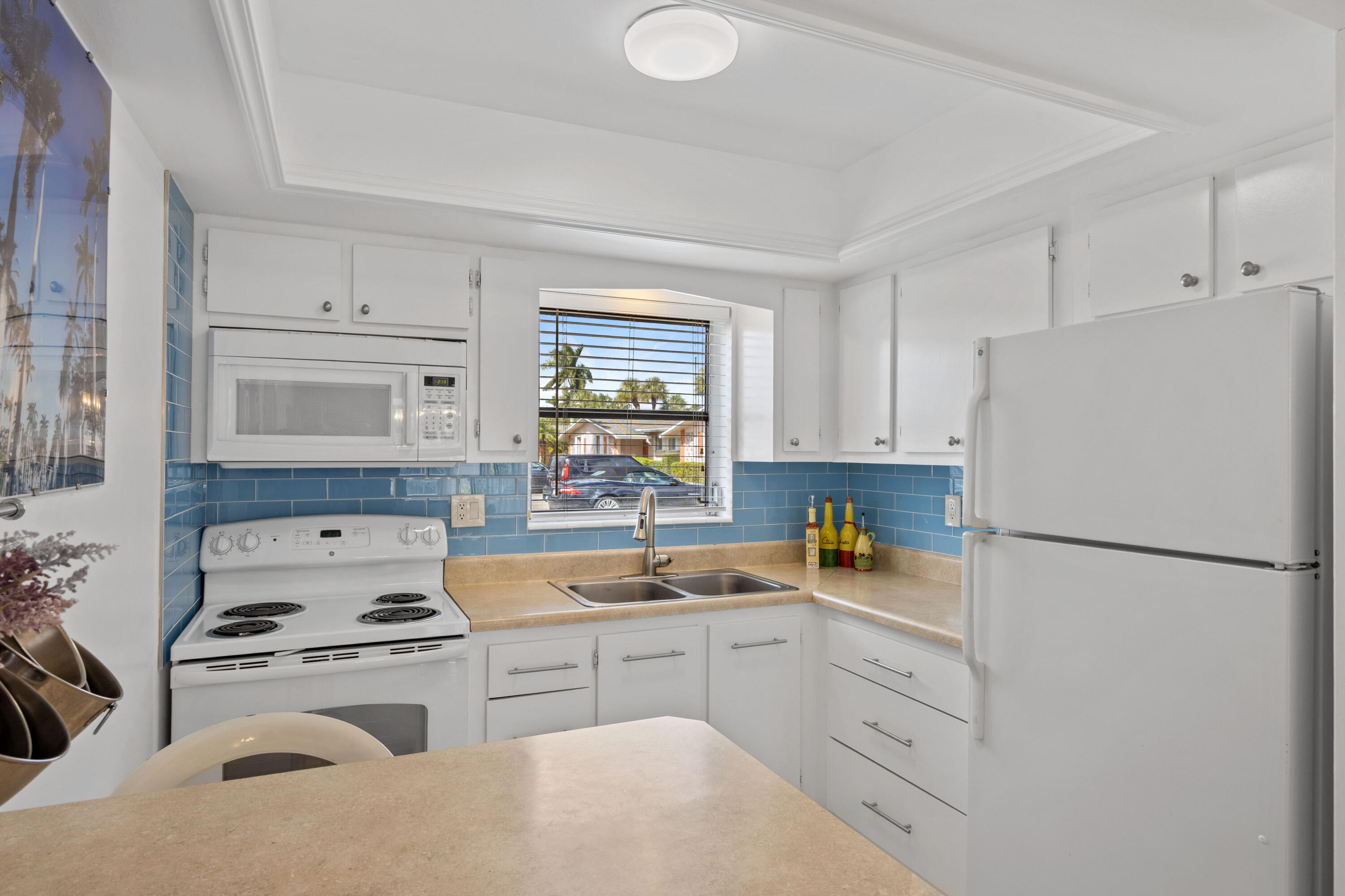 CRESTHAVEN VILLAS - Residential