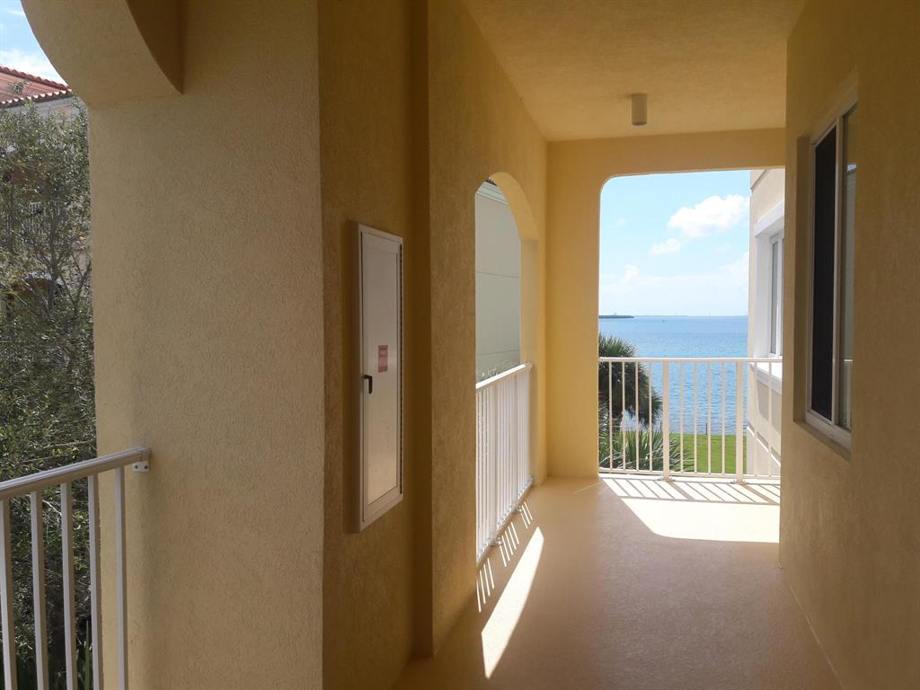 HARBOUR ISLE AT HUTCHINSON ISLAND WEST, A CONDOMIN - Residential