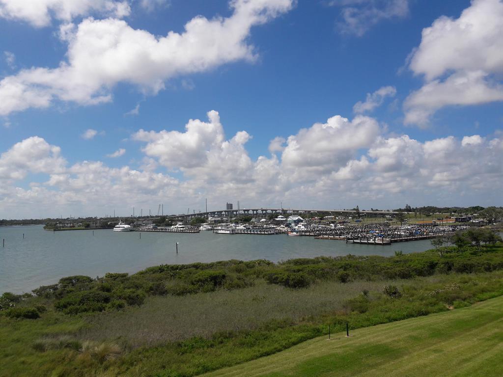 HARBOUR ISLE AT HUTCHINSON ISLAND WEST, A CONDOMIN - Residential