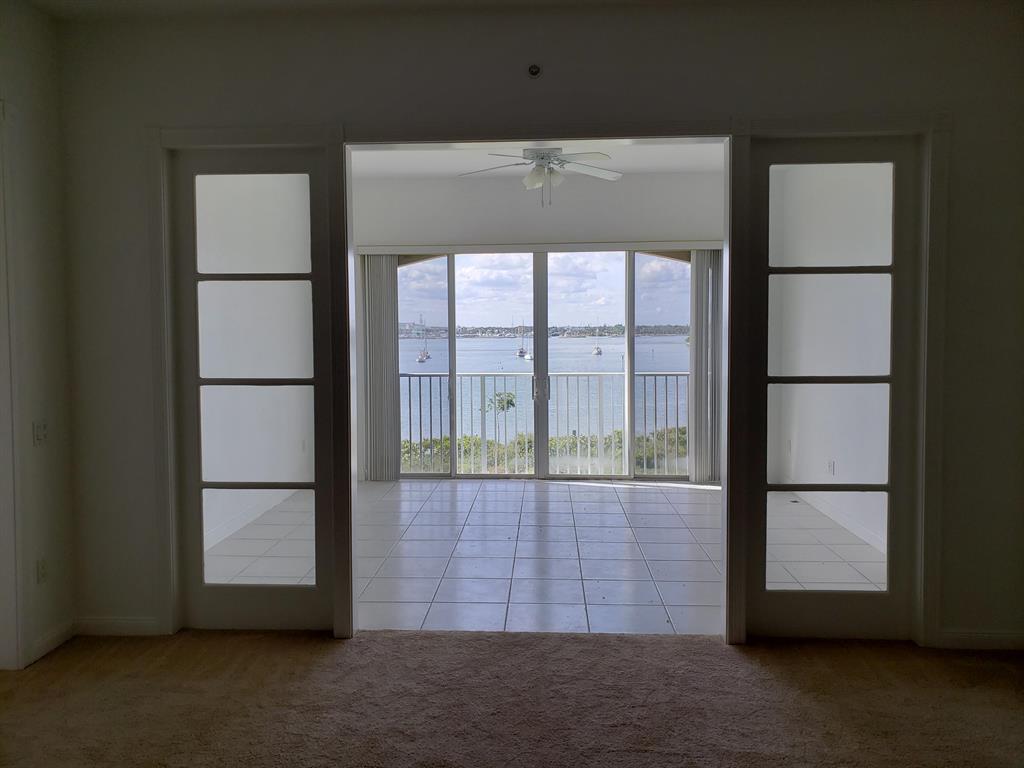 HARBOUR ISLE AT HUTCHINSON ISLAND WEST, A CONDOMIN - Residential