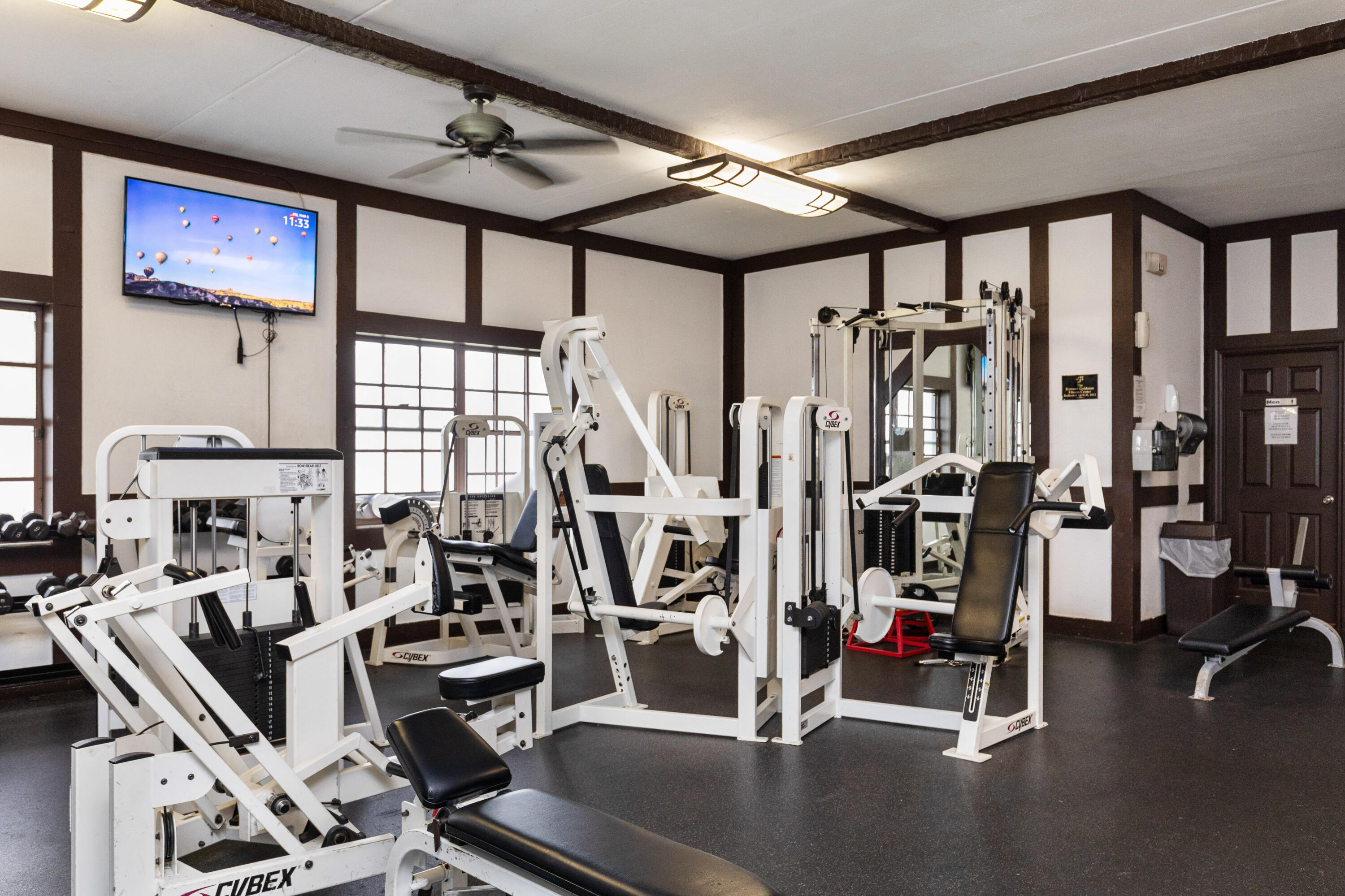 INTERNATIONAL VILLAGE - Residential