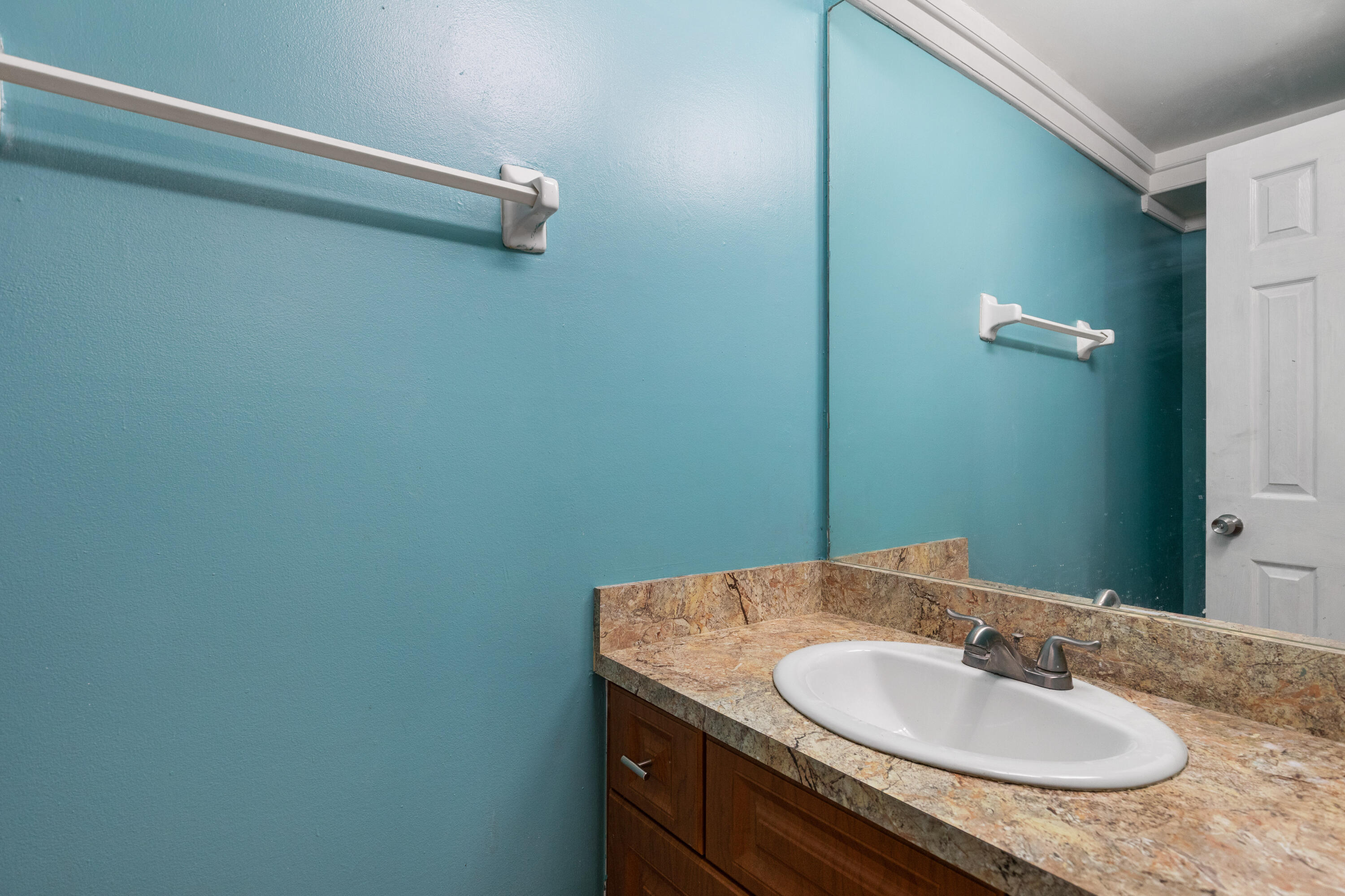 INTERNATIONAL VILLAGE - Residential