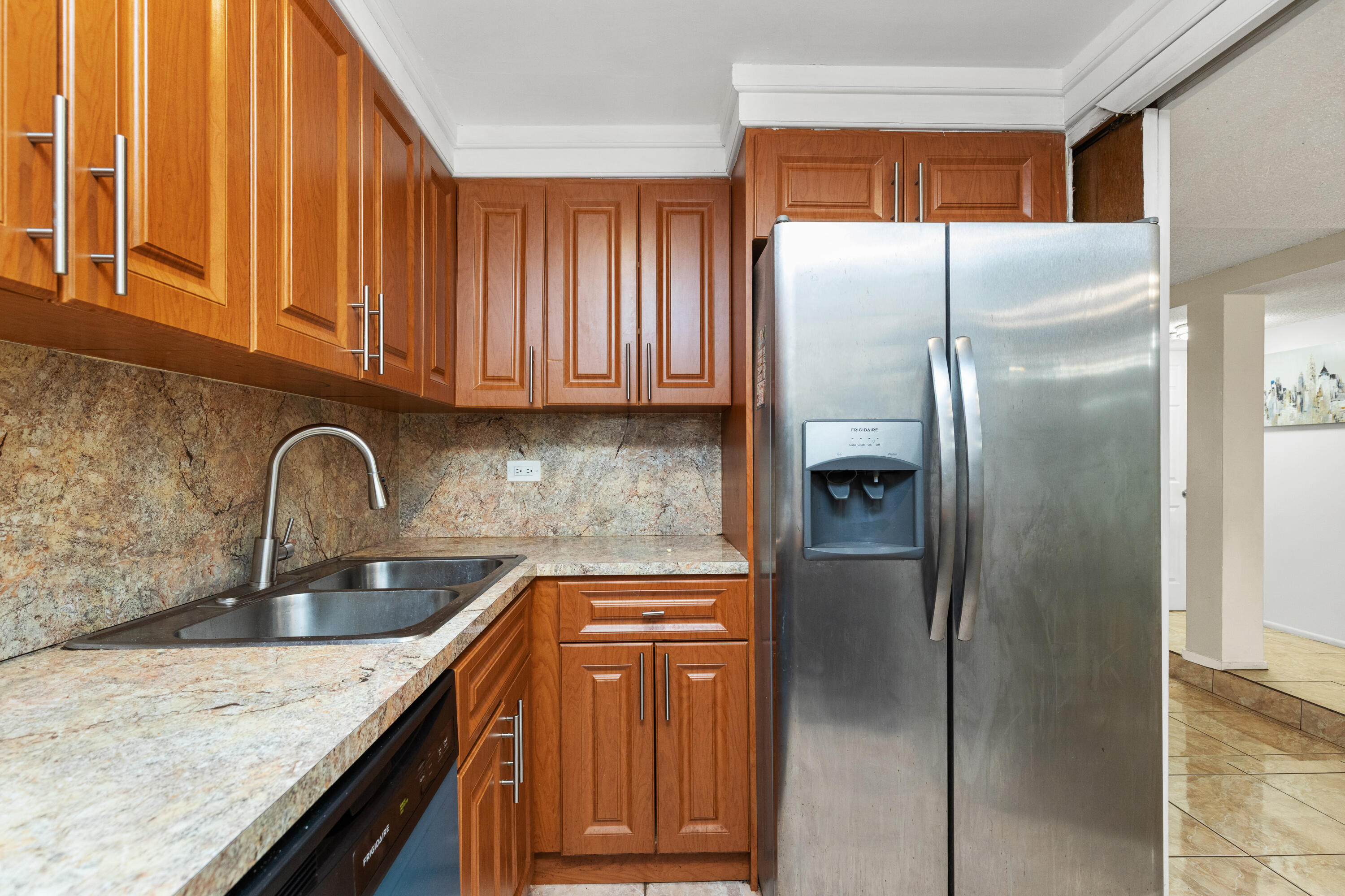 INTERNATIONAL VILLAGE - Residential