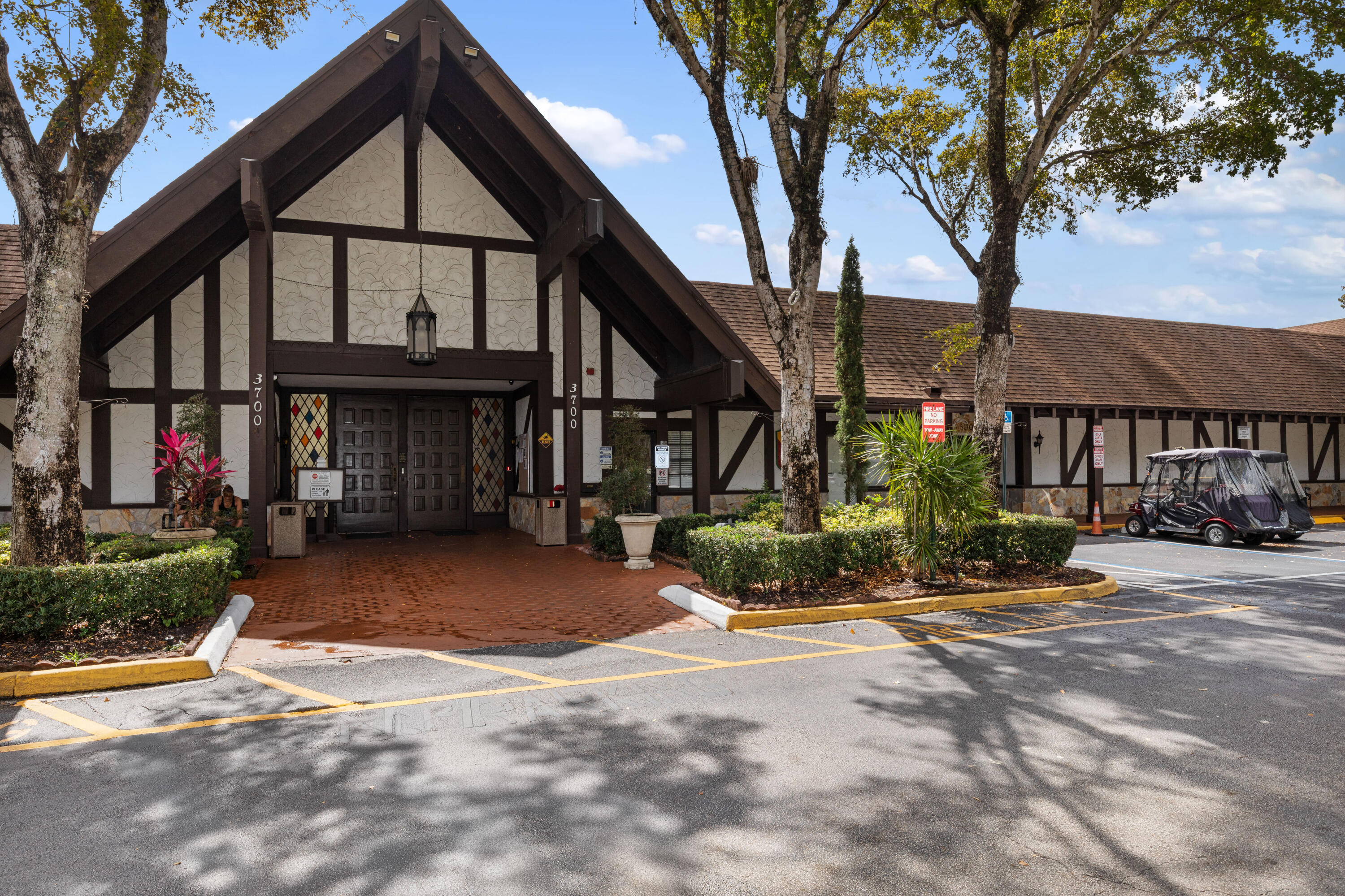 INTERNATIONAL VILLAGE - Residential