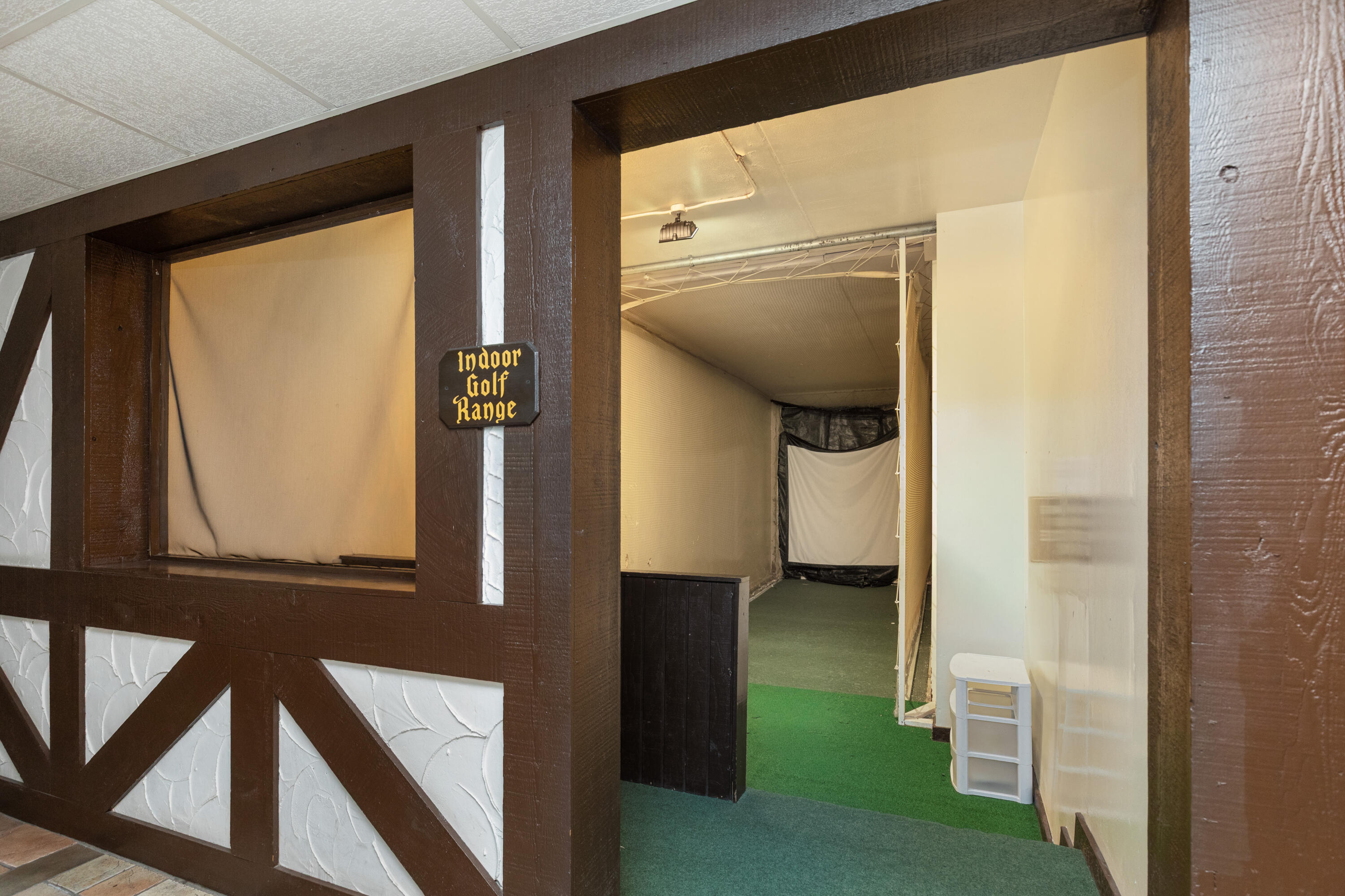 INTERNATIONAL VILLAGE - Residential