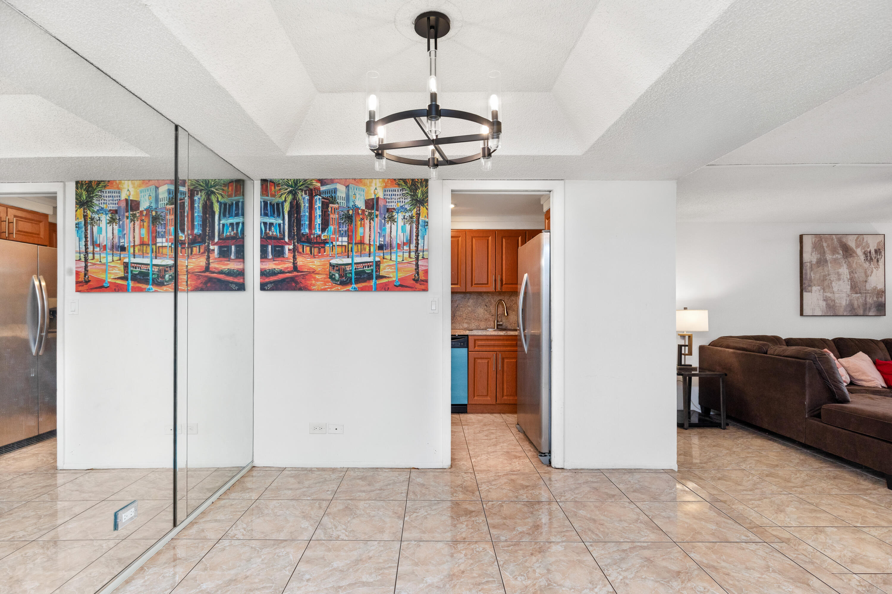 INTERNATIONAL VILLAGE - Residential