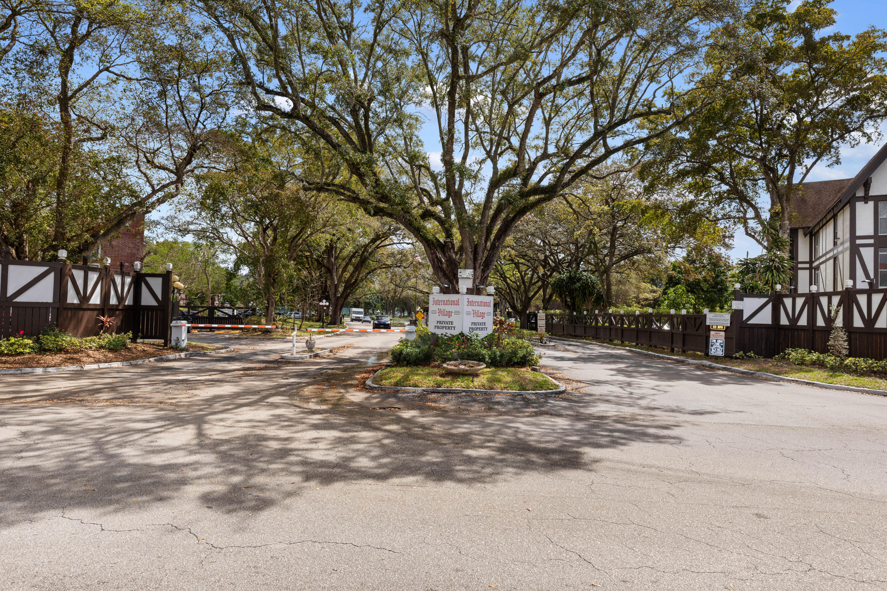 INTERNATIONAL VILLAGE - Residential