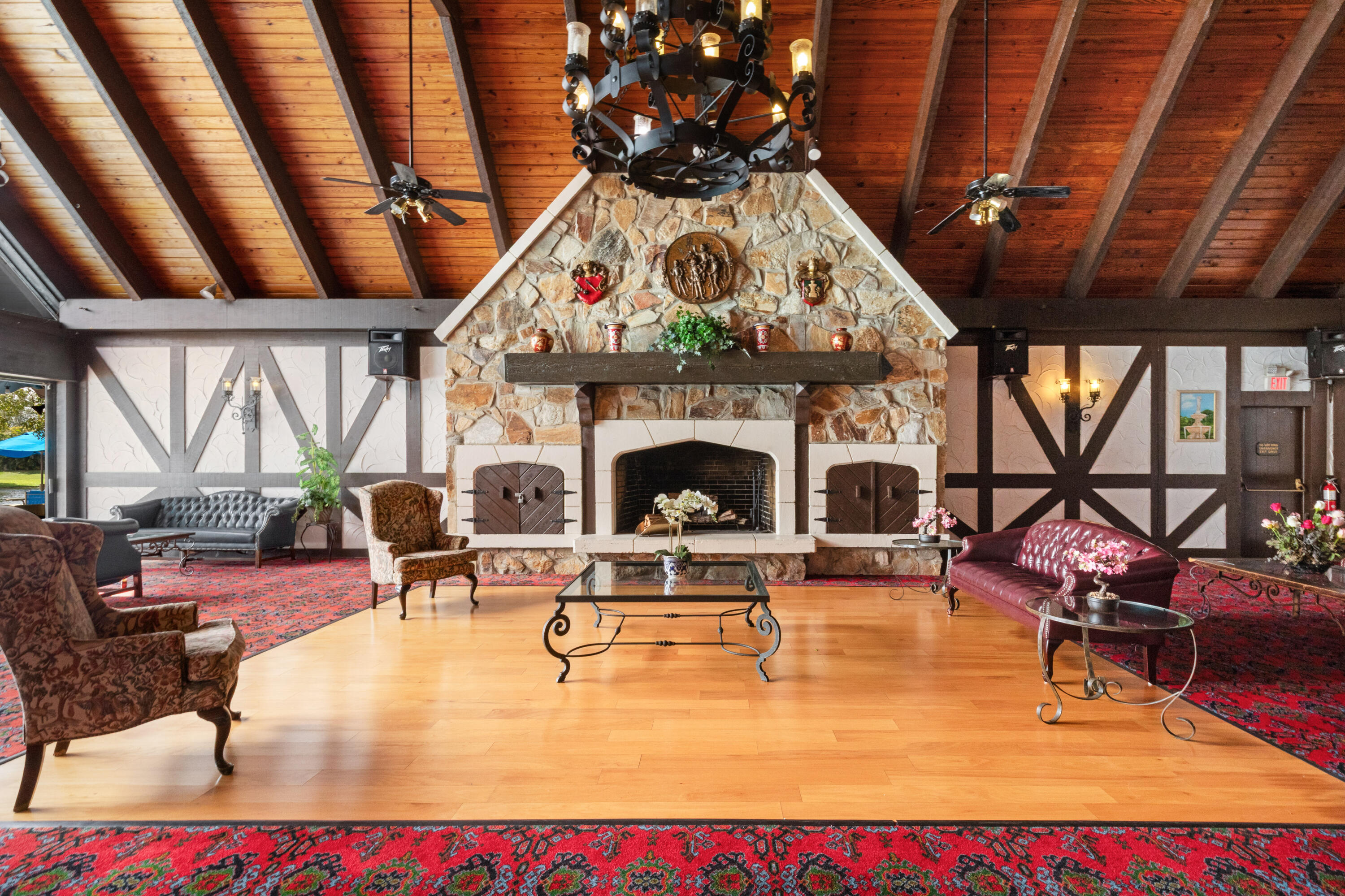 INTERNATIONAL VILLAGE - Residential