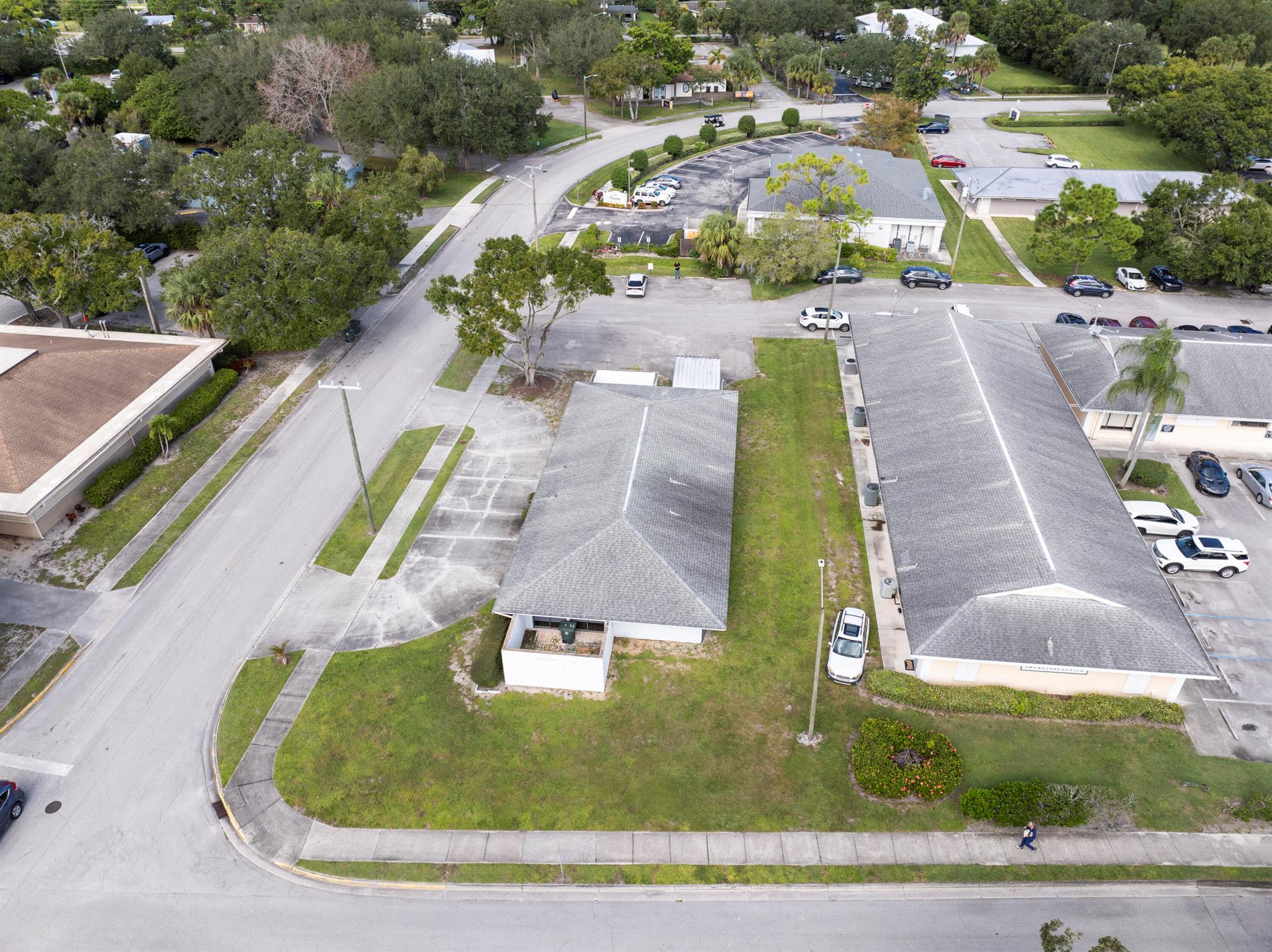 LAWNWOOD PHYSICIANS CENTE - Commercial Sale