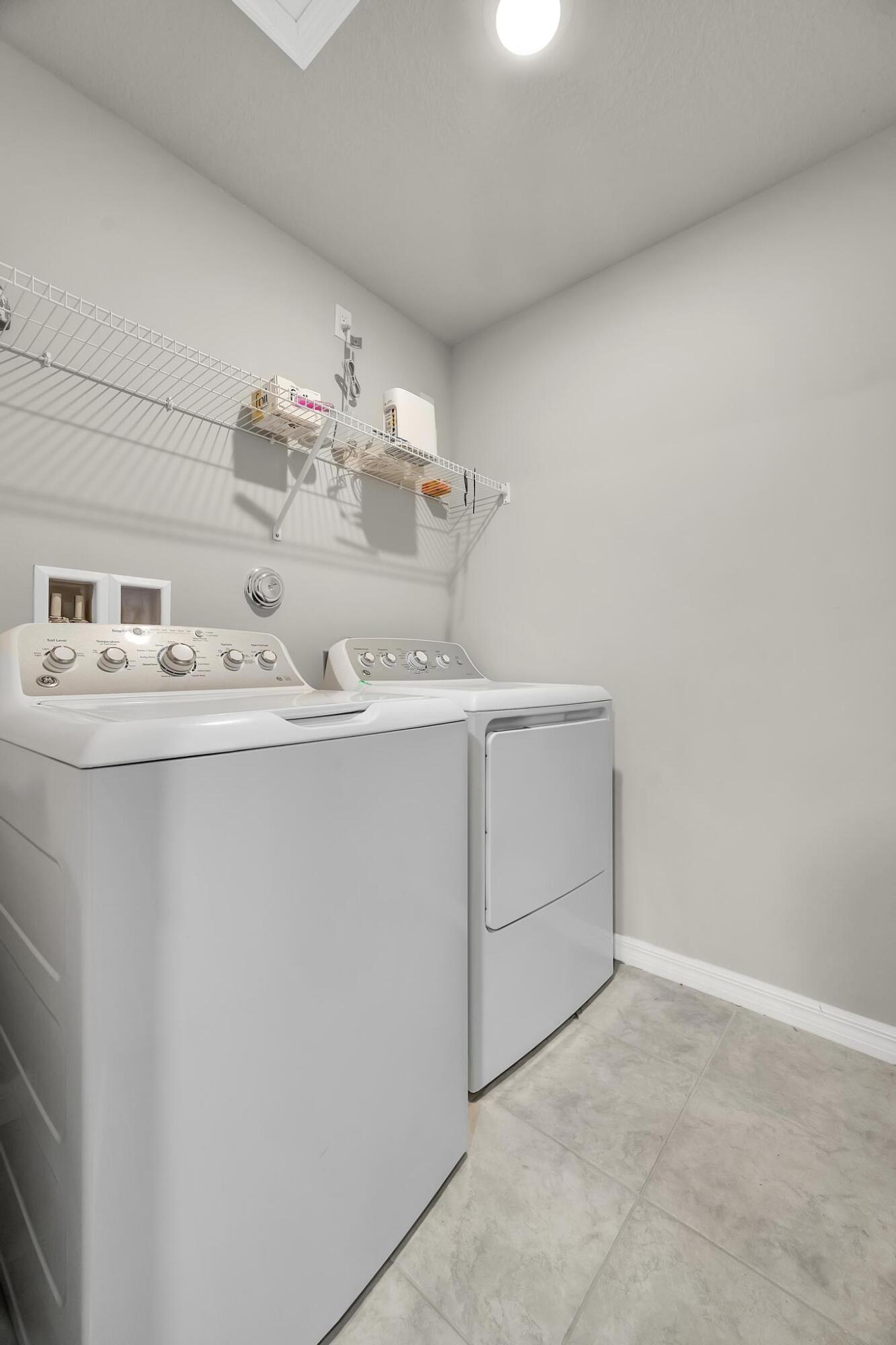 FONTANA TOWNHOMES - Residential Lease