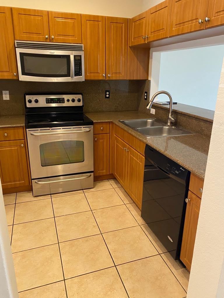 2766 SW 82ND Avenue 105