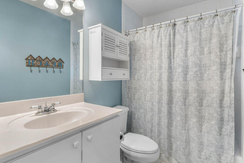 GREENVIEW SHORES 2 OF WELLINGTON - Residential