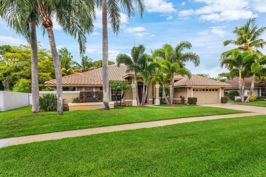Photo of 13546 Staimford Drive, Wellington, FL 33414 (MLS # B26034490)