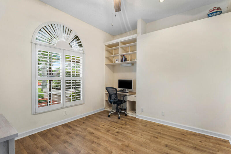 GREENVIEW SHORES 2 OF WELLINGTON - Residential