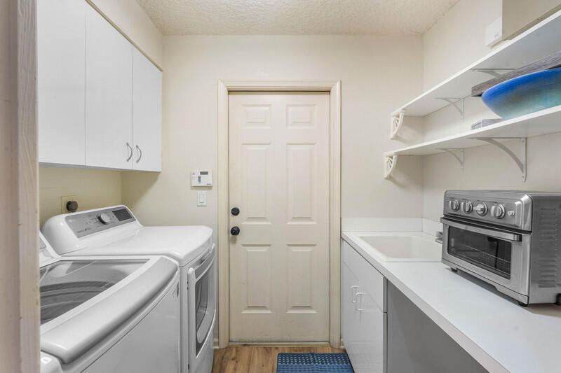 GREENVIEW SHORES 2 OF WELLINGTON - Residential
