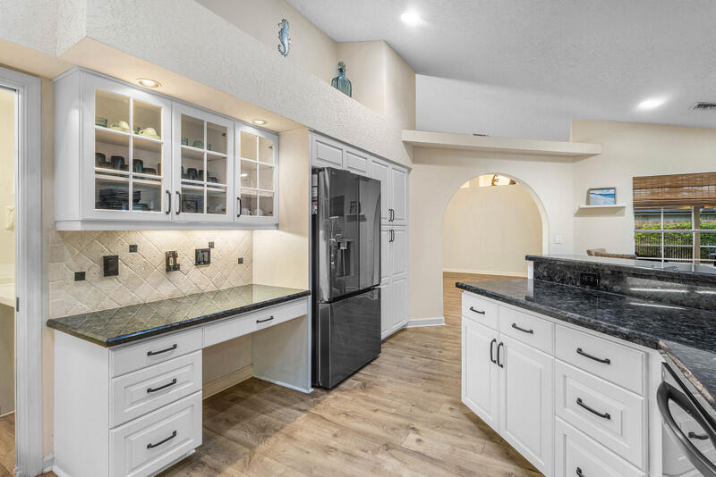 GREENVIEW SHORES 2 OF WELLINGTON - Residential