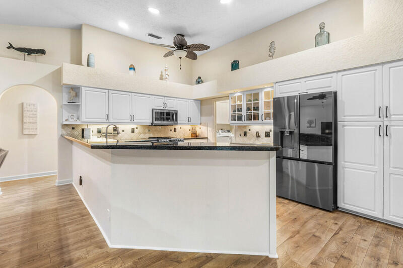 GREENVIEW SHORES 2 OF WELLINGTON - Residential