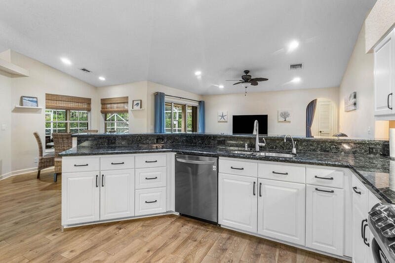 GREENVIEW SHORES 2 OF WELLINGTON - Residential