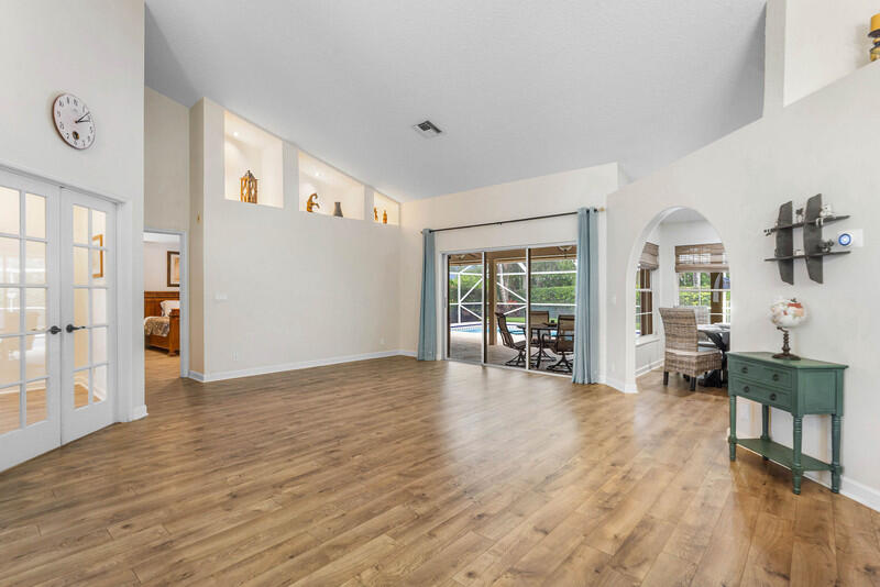 GREENVIEW SHORES 2 OF WELLINGTON - Residential