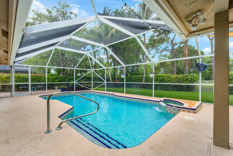 GREENVIEW SHORES 2 OF WELLINGTON - Residential