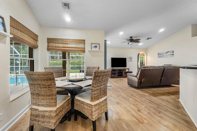 GREENVIEW SHORES 2 OF WELLINGTON - Residential