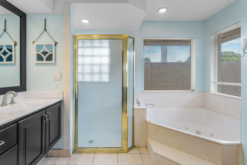 GREENVIEW SHORES 2 OF WELLINGTON - Residential