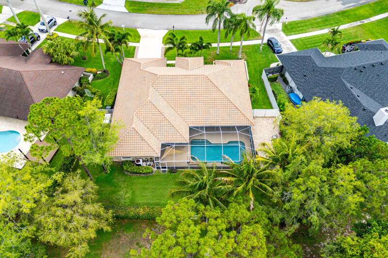 GREENVIEW SHORES 2 OF WELLINGTON - Residential