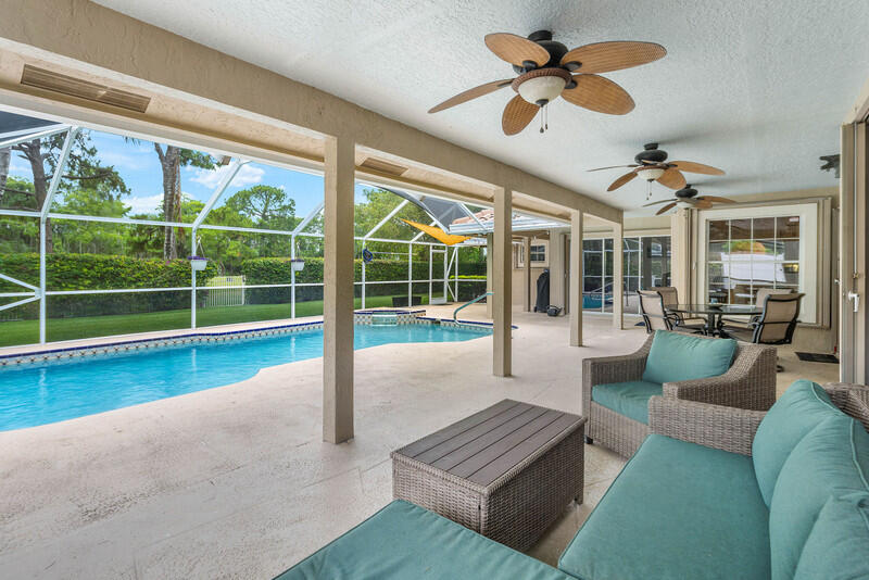GREENVIEW SHORES 2 OF WELLINGTON - Residential