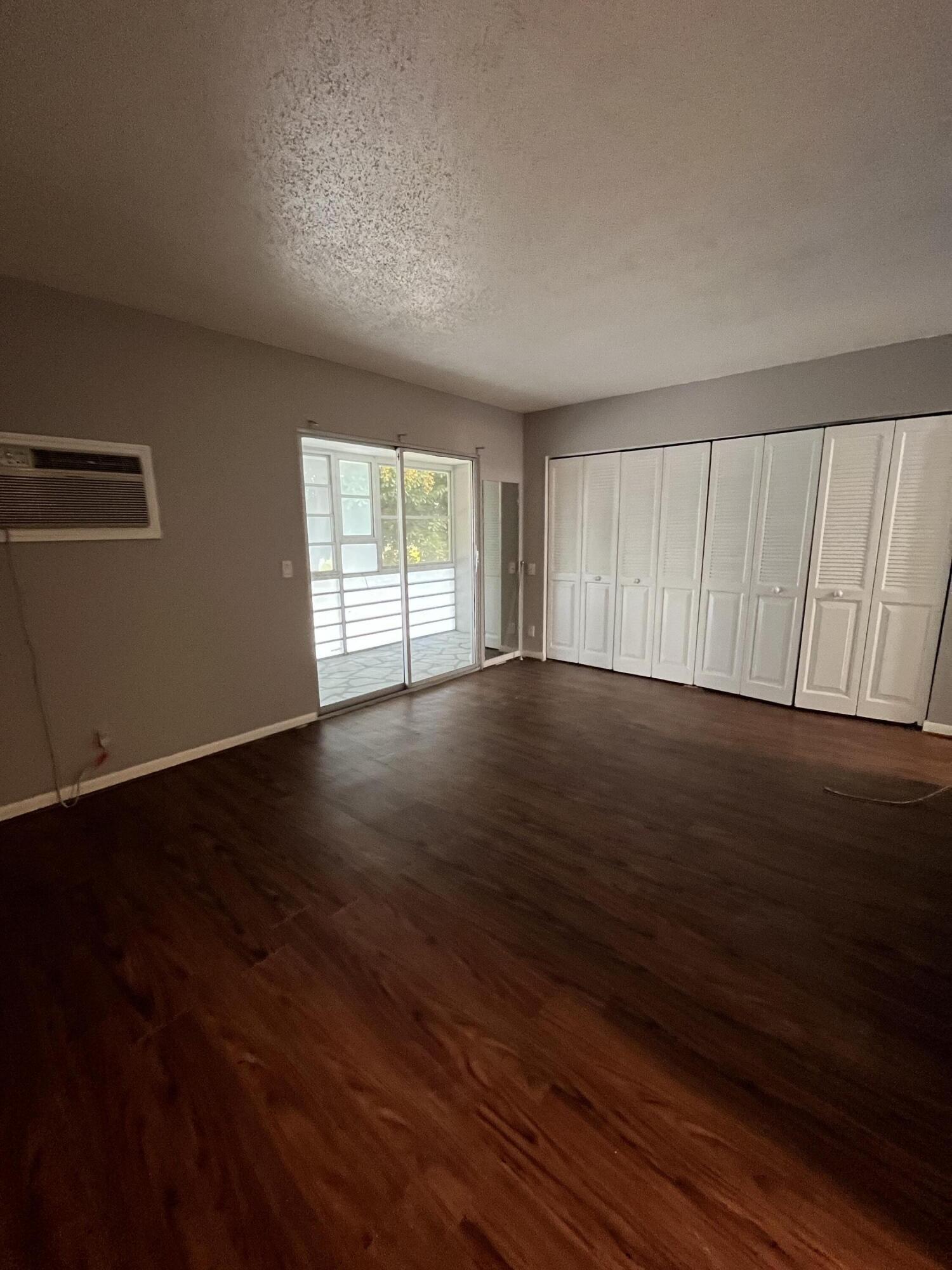WESTBURY E CONDO - Residential