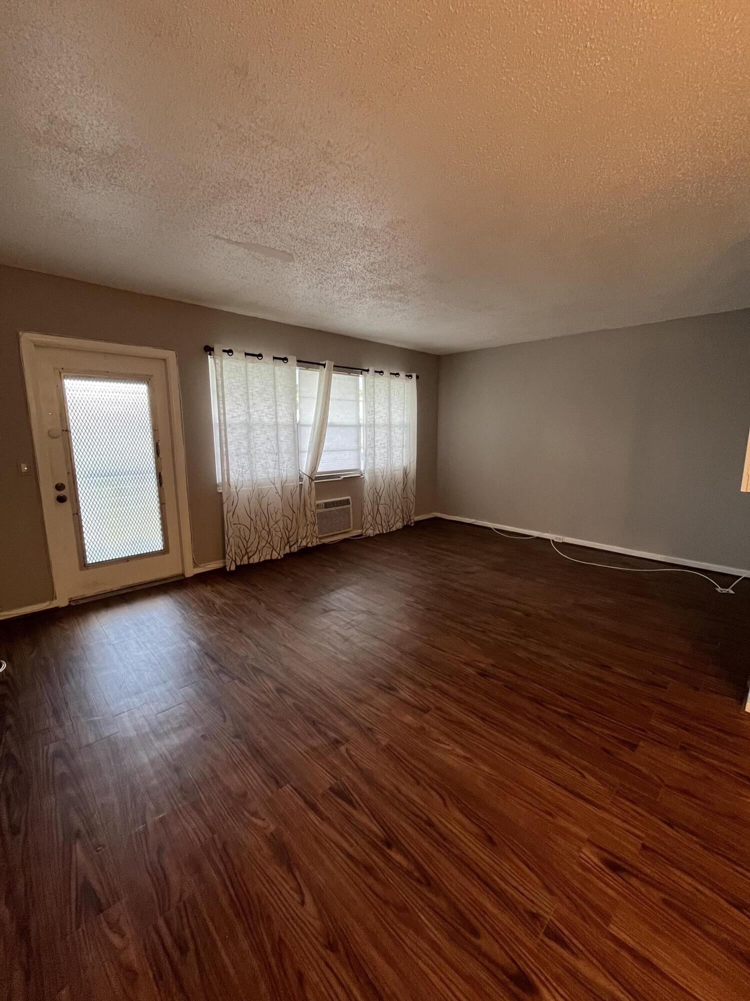 View photos, virtual tours, details... 119 E Westbury E 119