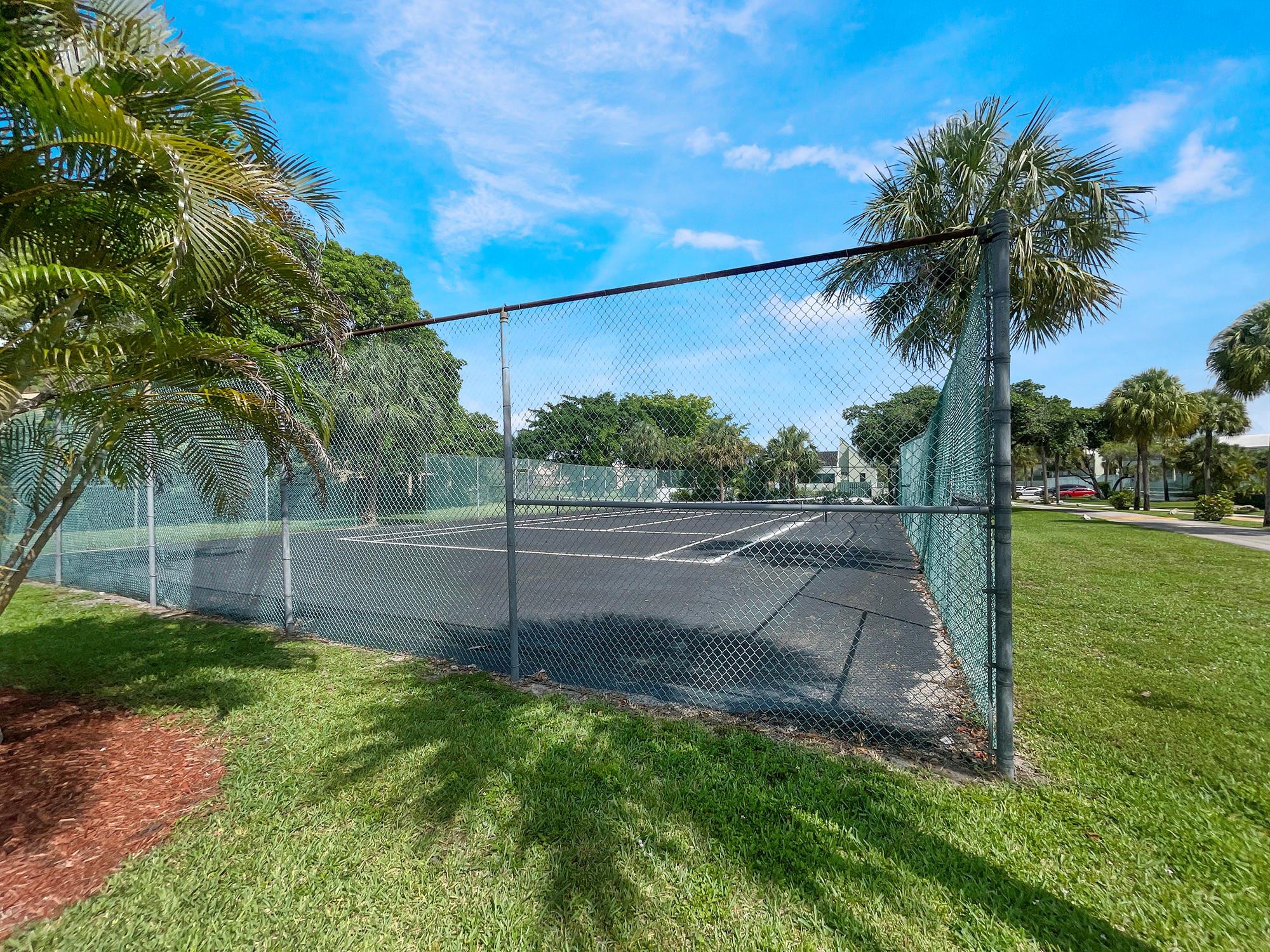 SUN AND LAKE CONDO - Residential