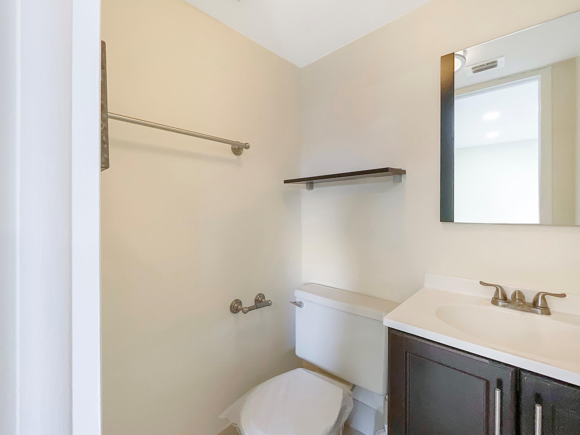 SUN AND LAKE CONDO - Residential