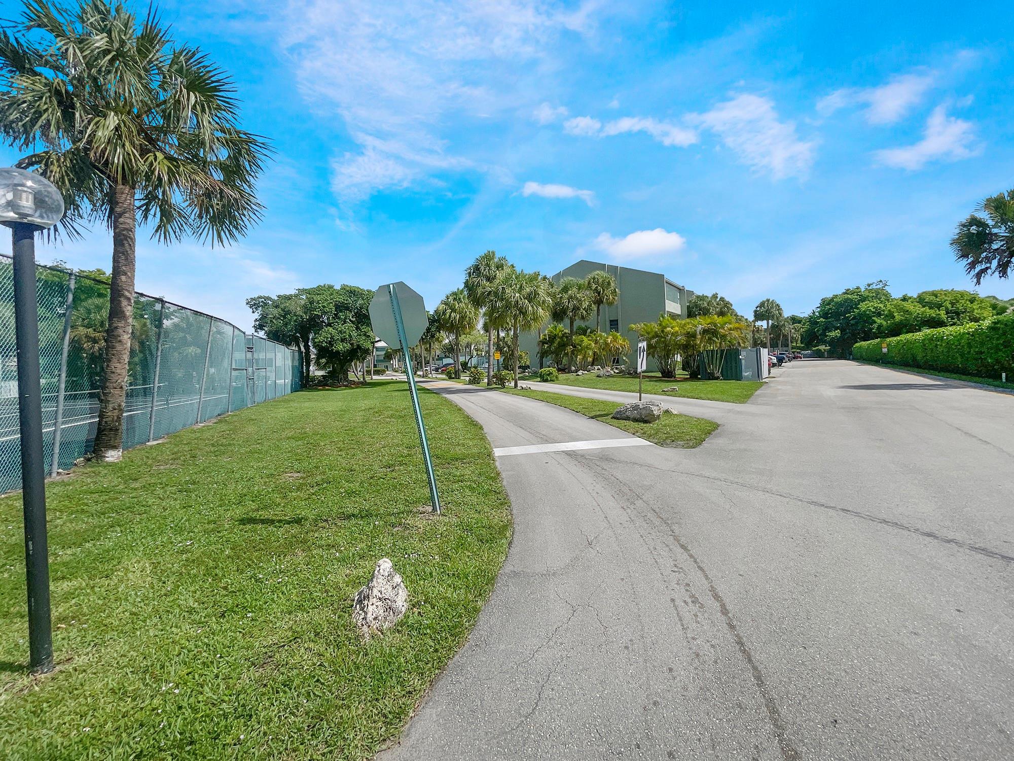 SUN AND LAKE CONDO - Residential