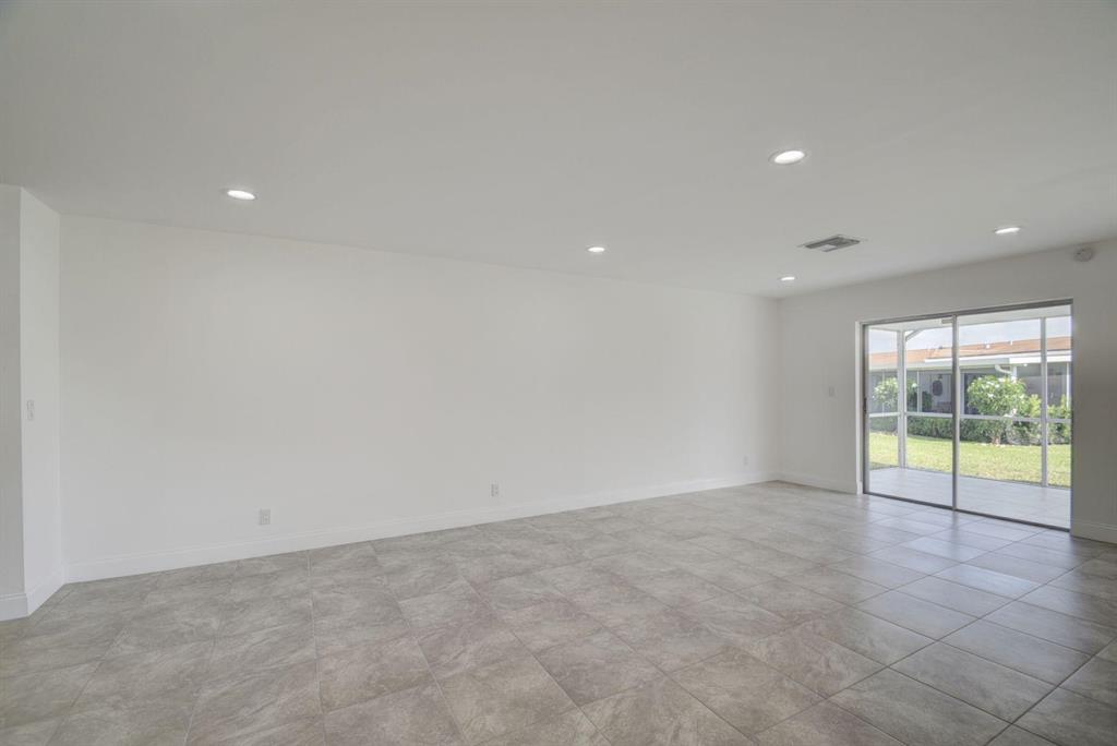 DELRAY VILLAS 2 - Residential