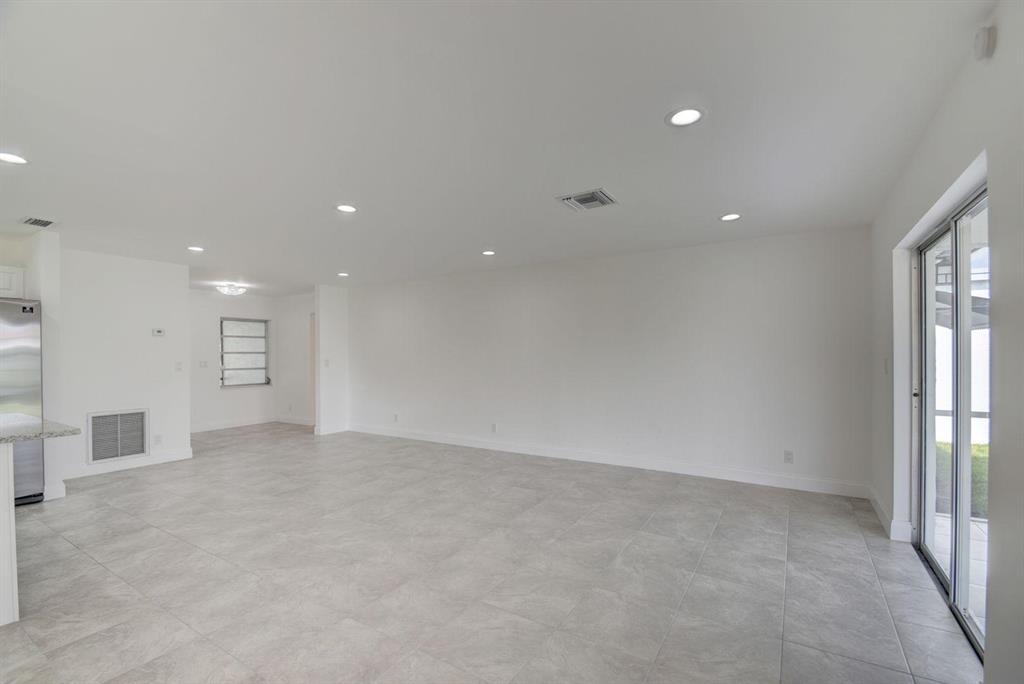 DELRAY VILLAS 2 - Residential