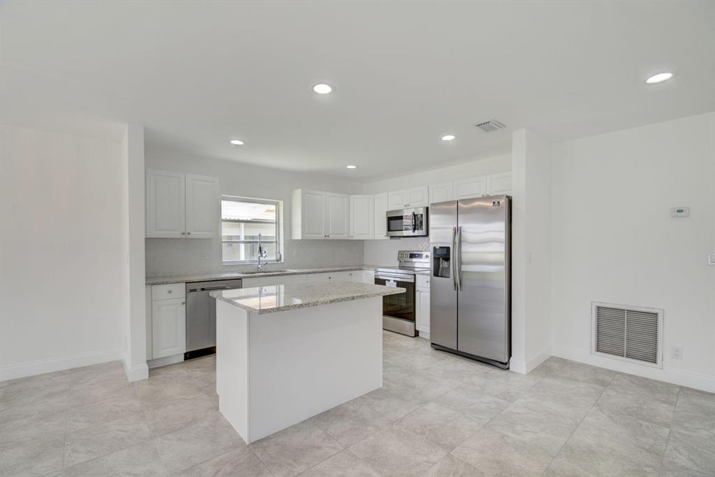 DELRAY VILLAS 2 - Residential