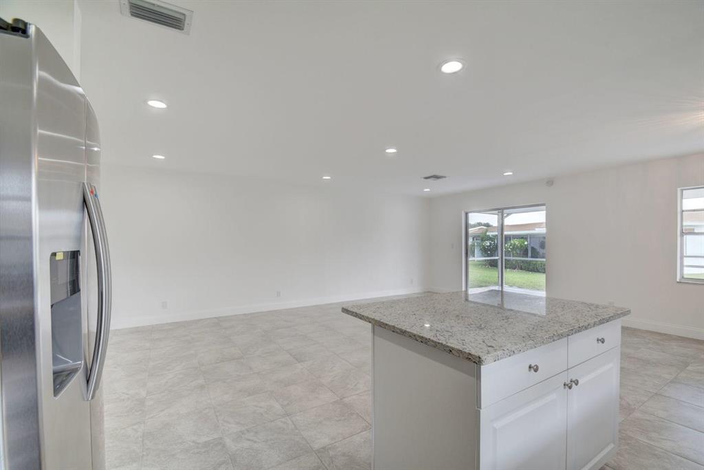 DELRAY VILLAS 2 - Residential