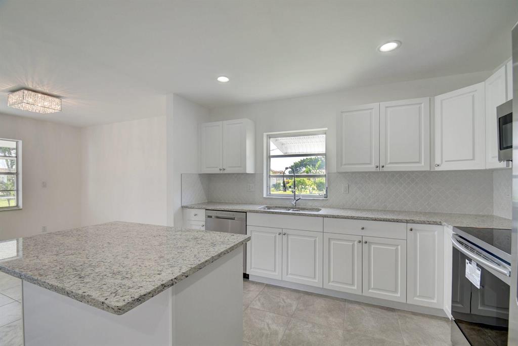 DELRAY VILLAS 2 - Residential