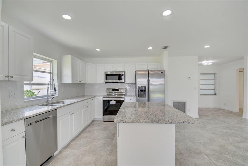 DELRAY VILLAS 2 - Residential