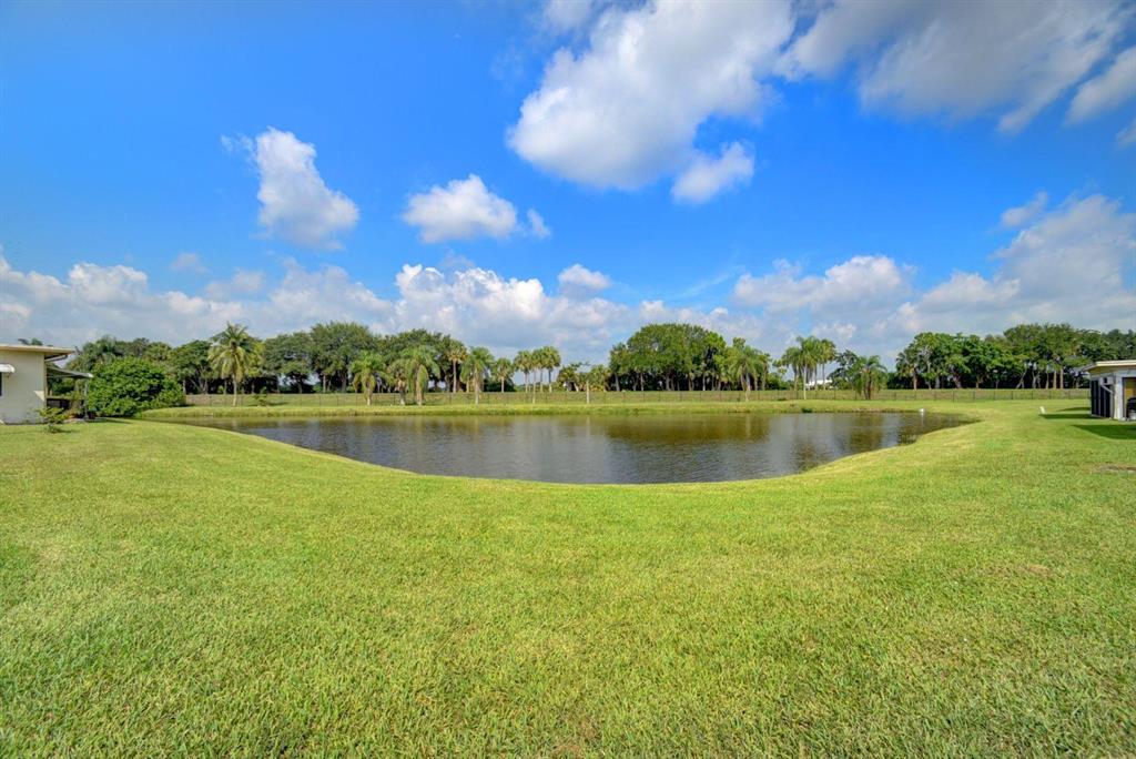 DELRAY VILLAS 2 - Residential