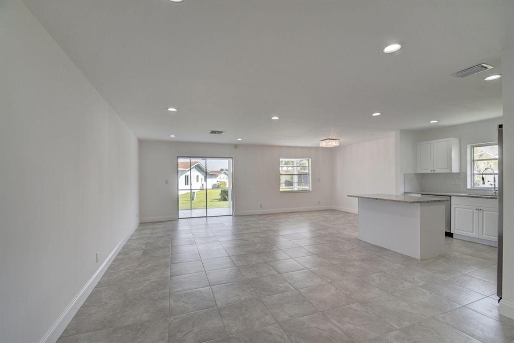 DELRAY VILLAS 2 - Residential