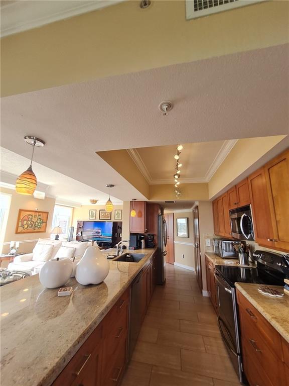 THE POINTE - Residential