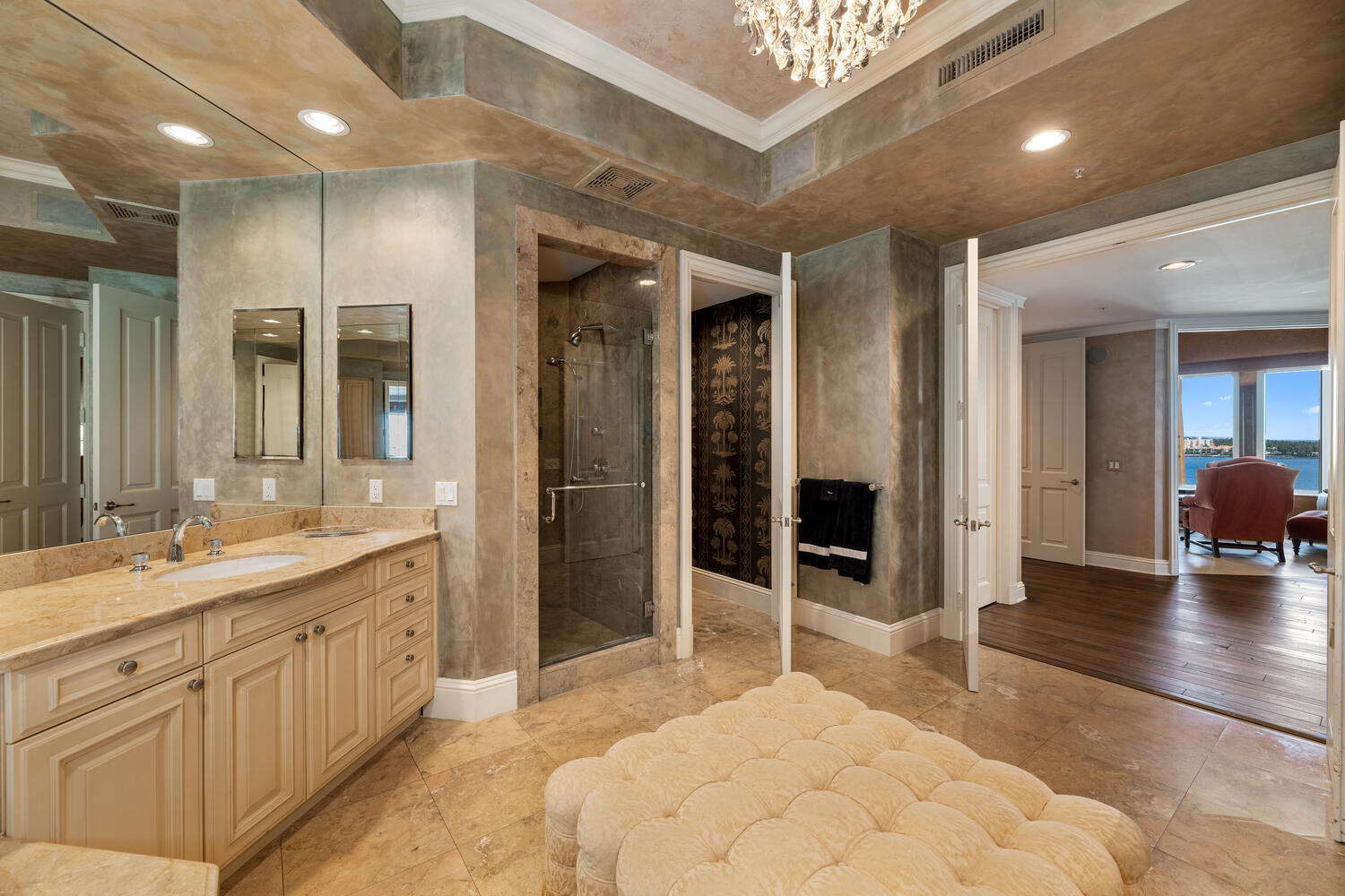 ONE WATERMARK PLACE OF THE PALM BEACHES - Residential