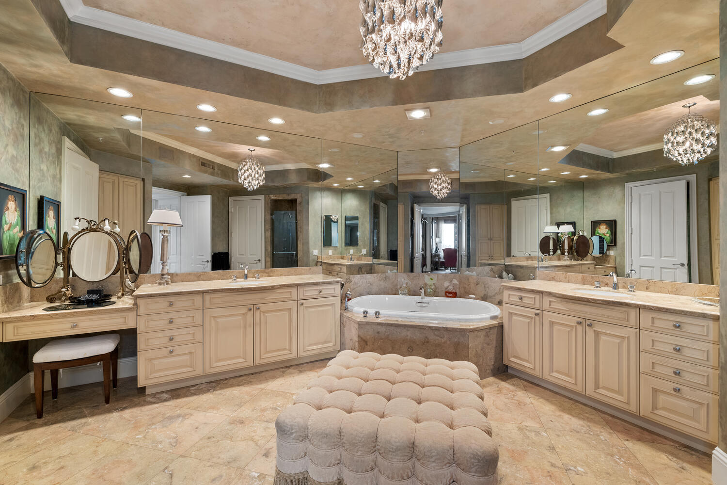 ONE WATERMARK PLACE OF THE PALM BEACHES - Residential