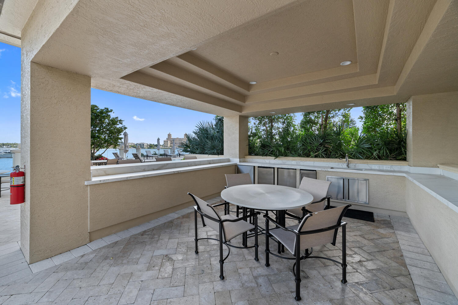 ONE WATERMARK PLACE OF THE PALM BEACHES - Residential